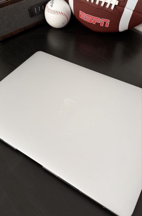 Срочно продам Macbook air 13 M1