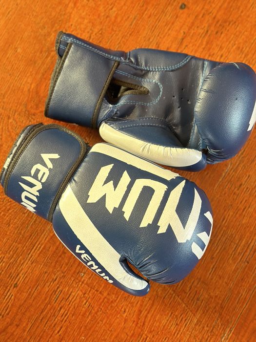 Перчатки и Лапка перчатка для бокса