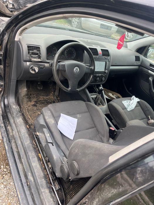 Golf5 1.9 105 5ск на части