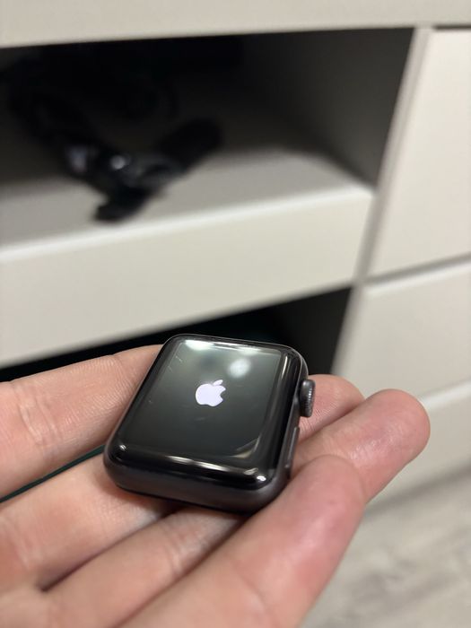 Aipple watch продам срочна