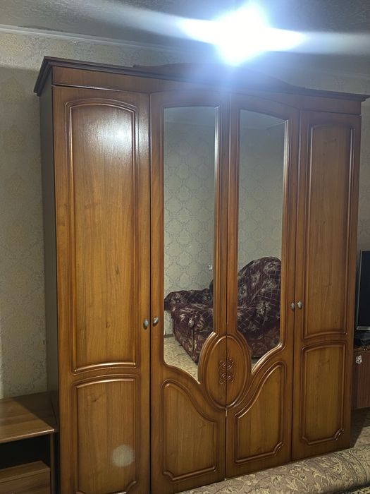 Продается спальный гарнитур