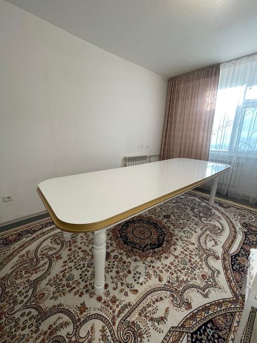 Стол для гостиной