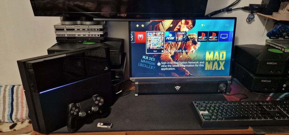 Vând Playstation 4 / Ps4 Phat Modat 500GB