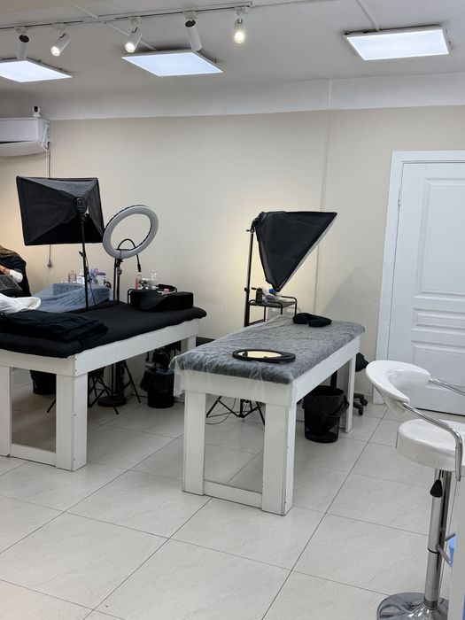 Кушетка в аренду в салоне красоты