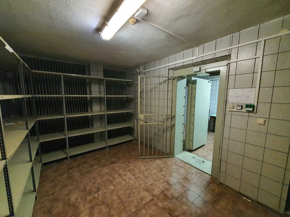 Дава се под наем Промишлена сграда в Севлиево - 60 кв.м за 1020 € - Снимка #8