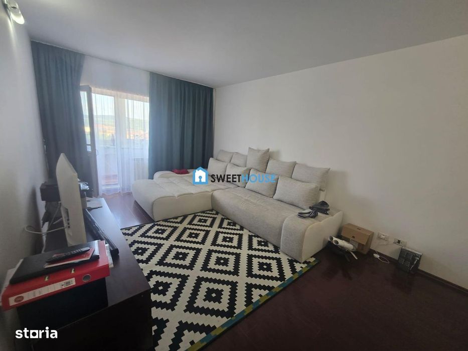Apartament cu trei camere renovat zona Campului