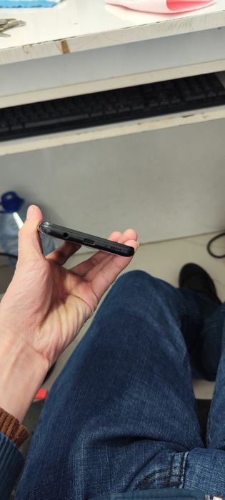 Samsung A20 juda arzon kerak