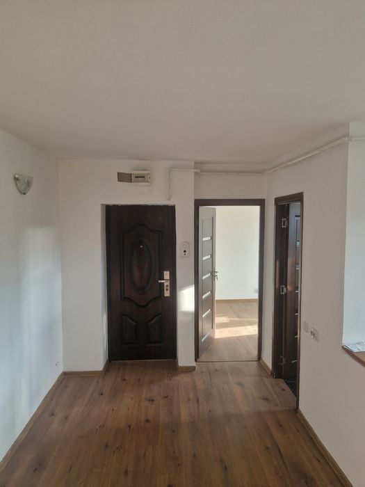 Închiriez apartament 2 camere decomandat – Zona Precista