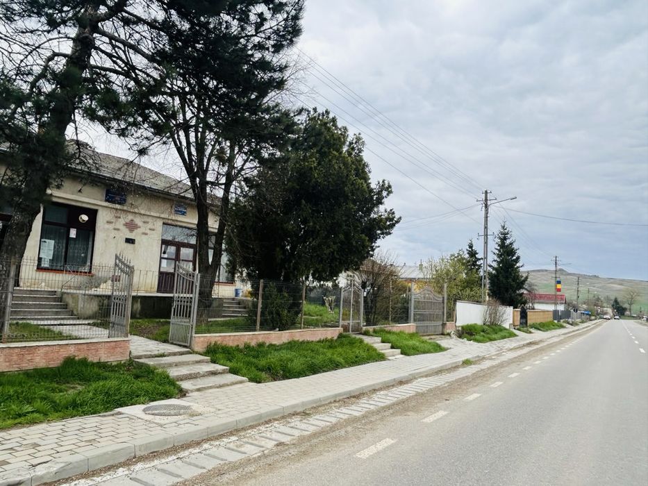 Vând sau inchiriez spațiu comercial – magazin + bar, sat Buhăceni, com. Trușești, jud. Botoșani