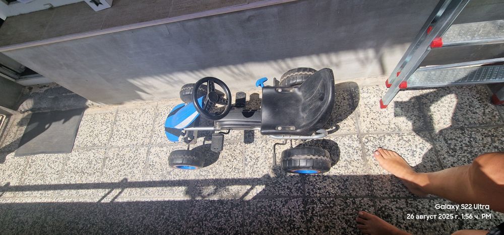 Картинг кола с педали Moni