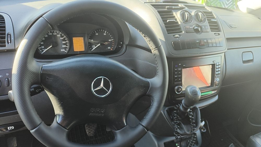 Vând Mercedes Vito