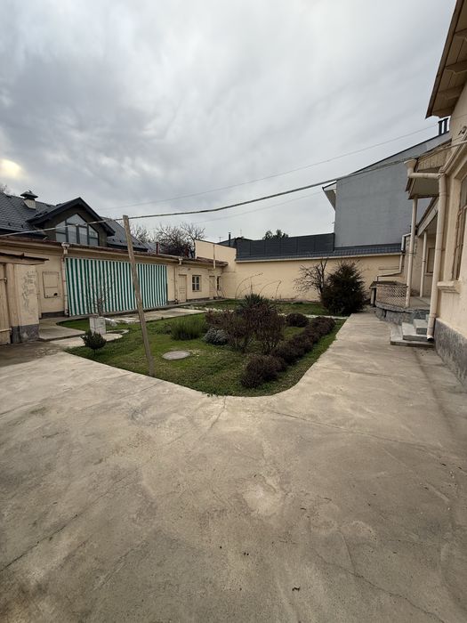 Центр луначарского ул Садаф 6 сот дом 160м2