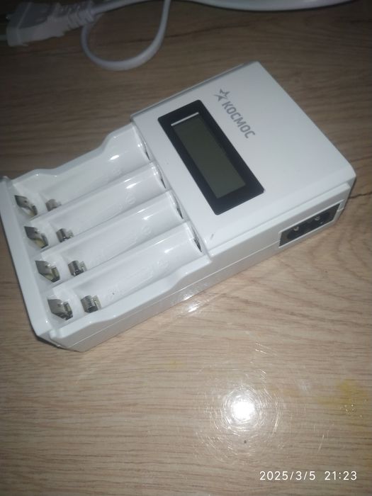 AA, AAA Akumilyator Batareyklaraga Zaryat Beradigan