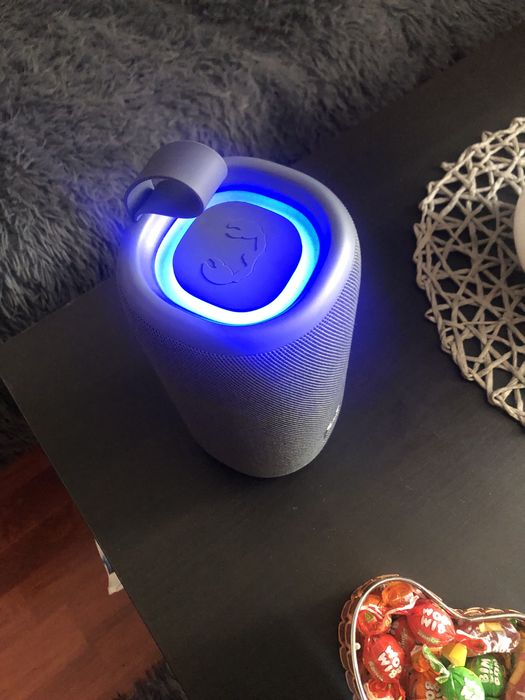 Boxa rezistenta la apa cu bas super