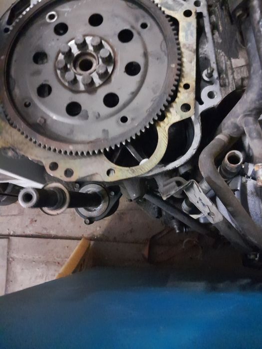 Продам двигатель на Нисан премьера