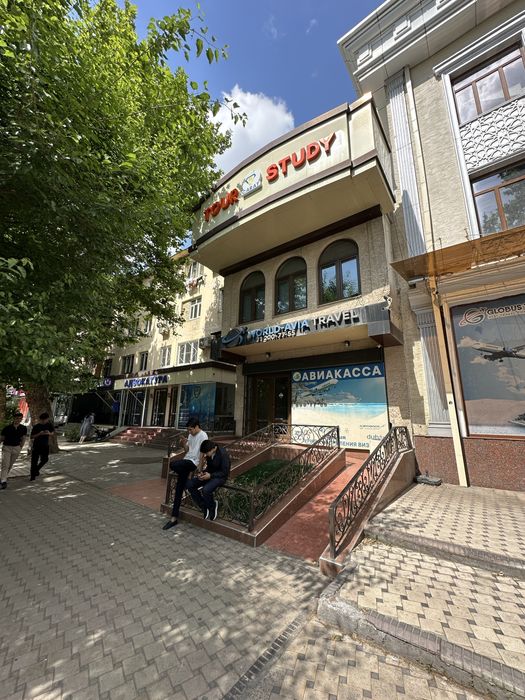 Продам нежилое трёхуровневое здание.