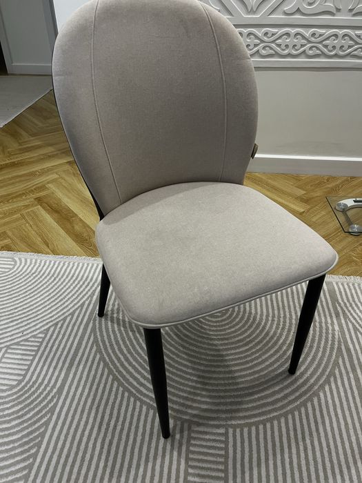 Продам табуртку 4 стульев