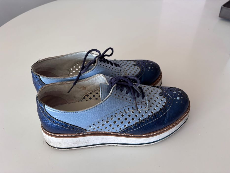 Затворени обувки Bianki