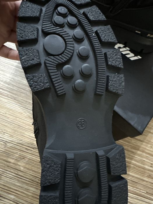 Продам ботинки 36 размер