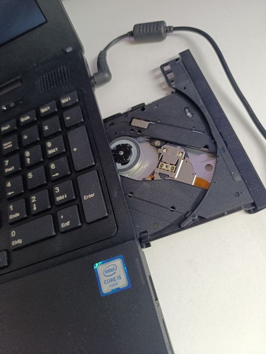 Laptop profesional Fujitsu model A556 Intel i5 6200u