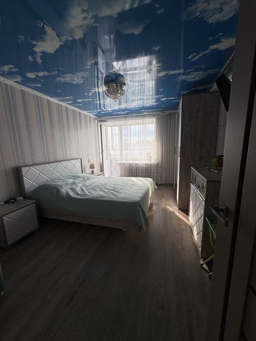 Продам 4 комнатную квартиру