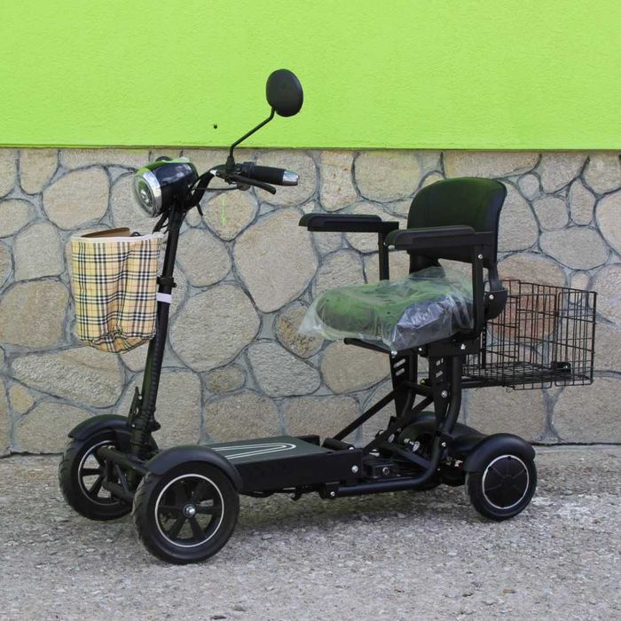 Сгъваема електрическа четириколка MaxMotors Black
