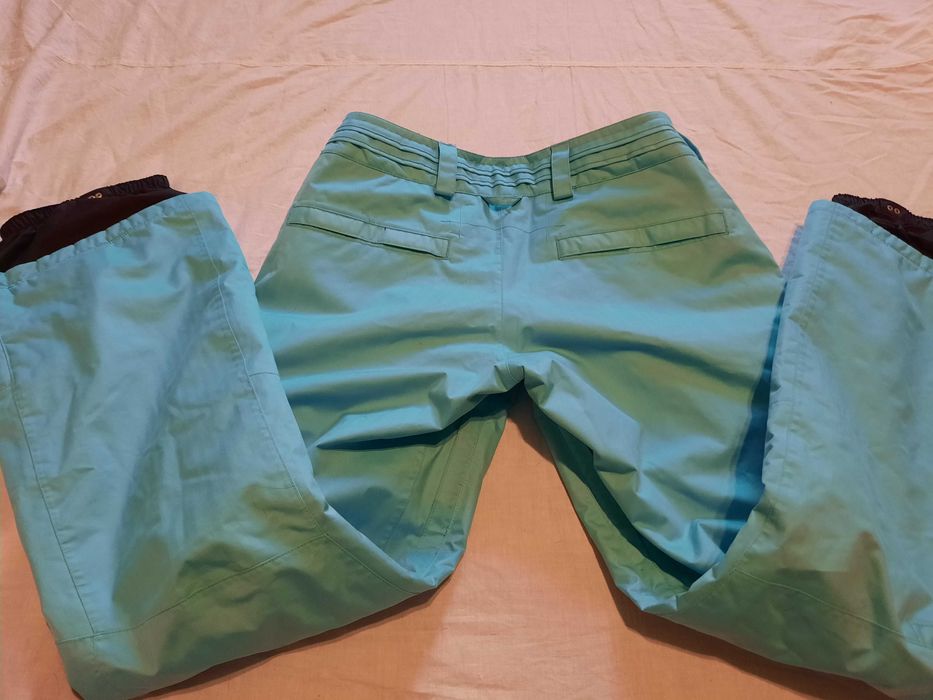 Pantaloni ski schi snowboard Burton marime S stare impecabila