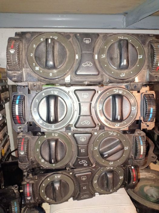 Мерседес.Е210. Замок багажника.