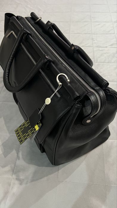 Продам брендовую оригинальную дорожную сумку Emporio Armani