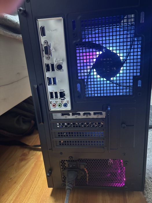 Vând PC Gaming !