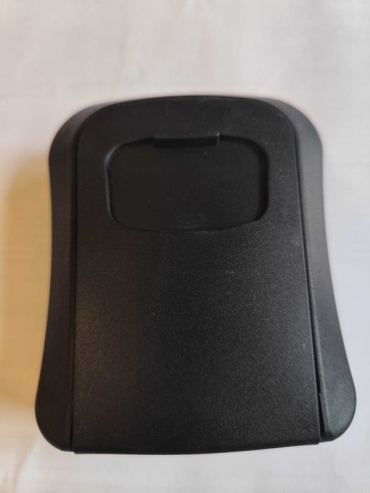 Кутия за ключове с кодова ключалка