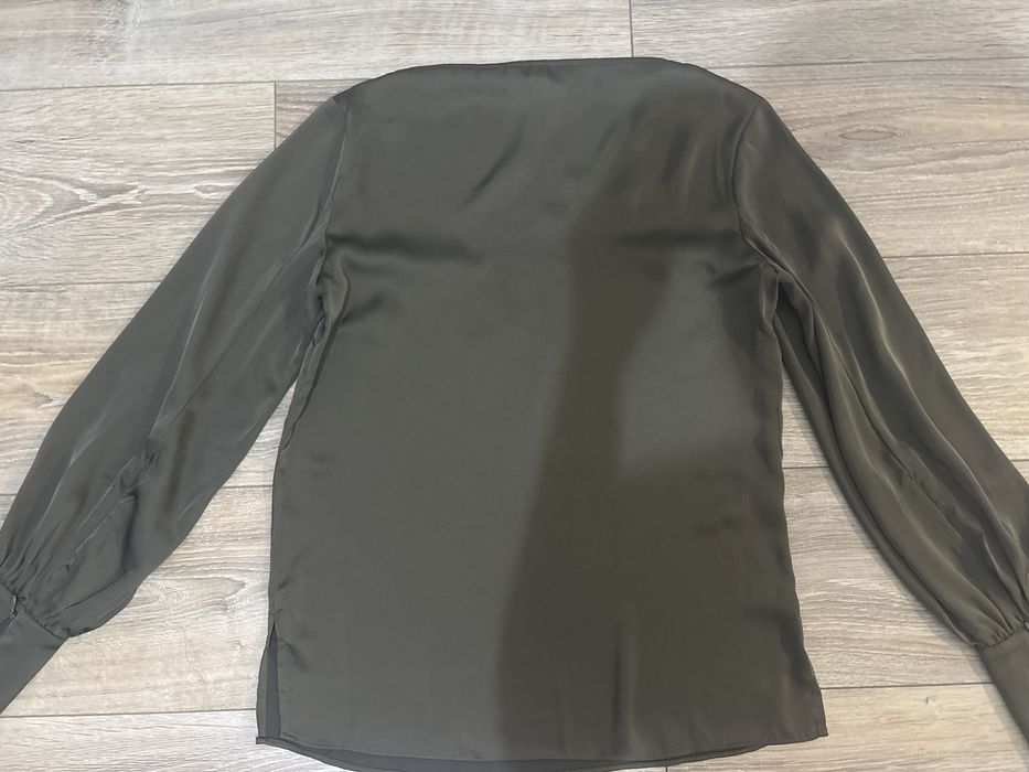 Блузка в цвете хаки из H&M