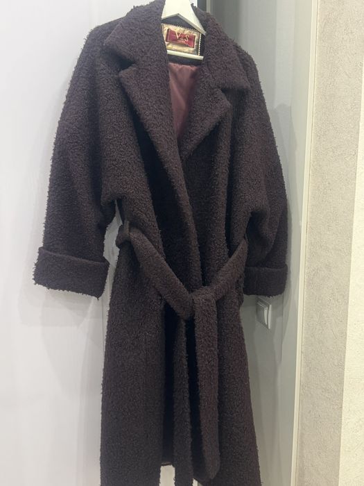 Продам пальто, цвет марсало. Косынка в подарок