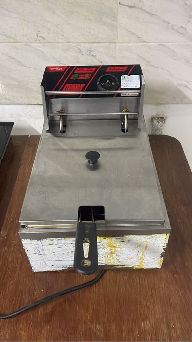 Фритюрница в отличном состоянии