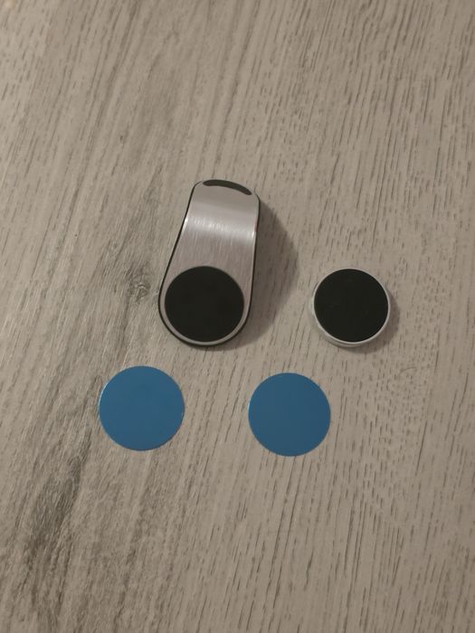 Set Auto - 6 Perii de Curatare, Suport Magnetic cu 2 Magneti pt Telefon + 4 Capace  Valve Metalice