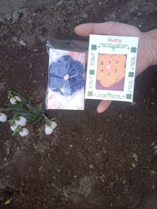 Mărțișoare croșetate