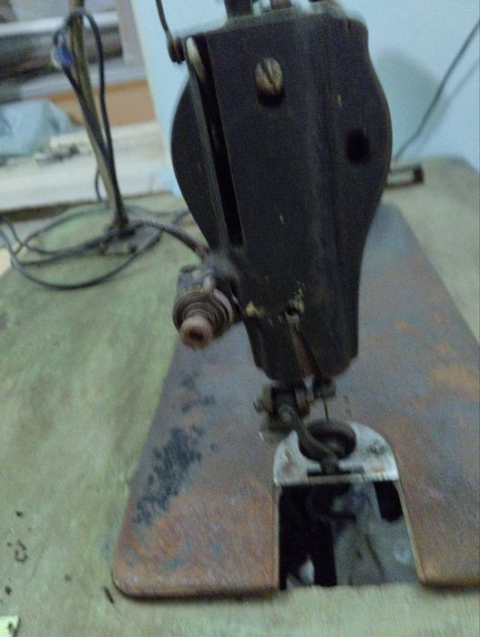 Швейная машинка зингер
