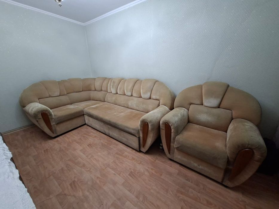 Диван с креслом комплект