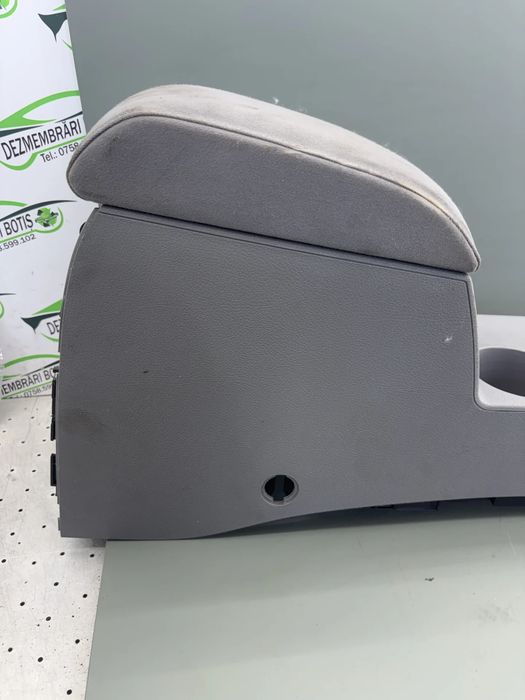 Consola centrala Volkswagen VW Touran 2007 1.6 TDI DSG (105 hp)