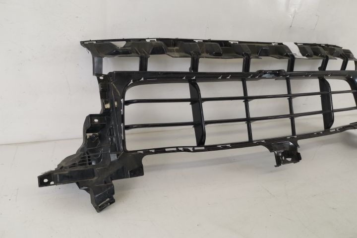 Оригинална централна решетка в добро състояние Порше Кайен / Porsche C