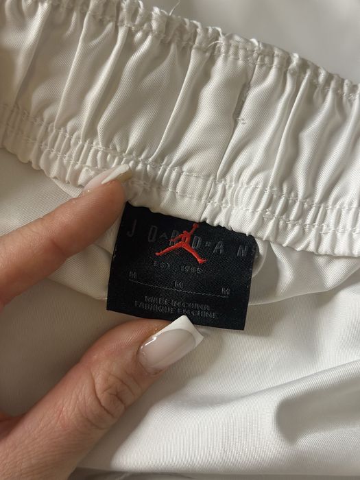 Дамски бели карго панталони Nike Jordan