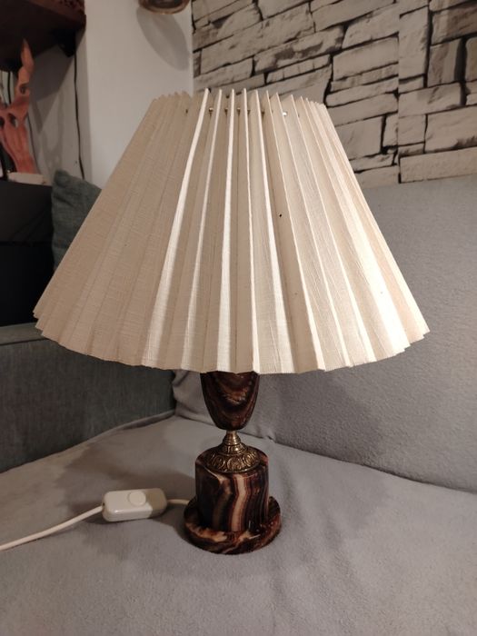 Lampa veioza.         .