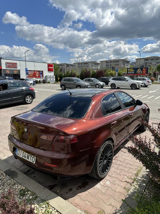 Vând Alfa Romeo 159