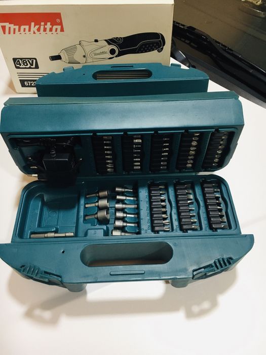 Фирм. аккумуляторная отвёртка+чемодан 80шт разных бит MAKITA ORIGINAL