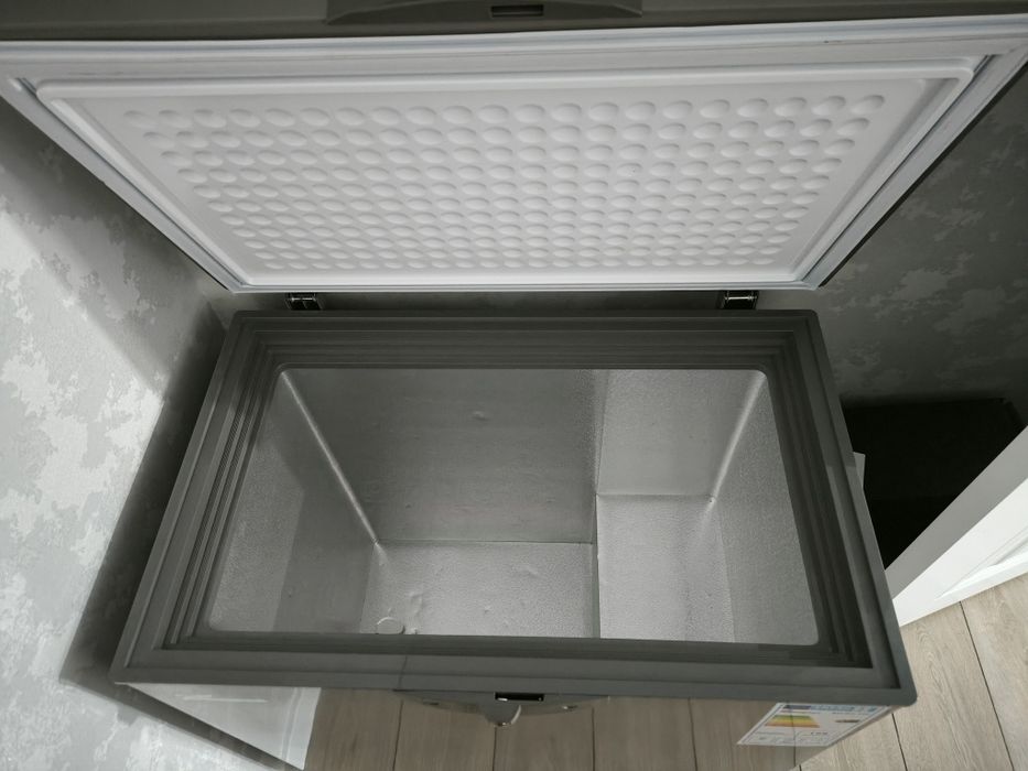 Продаю Морозильник