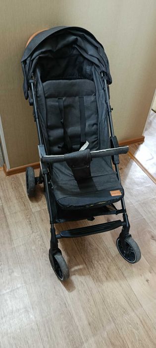 Продам прогулочную коляску