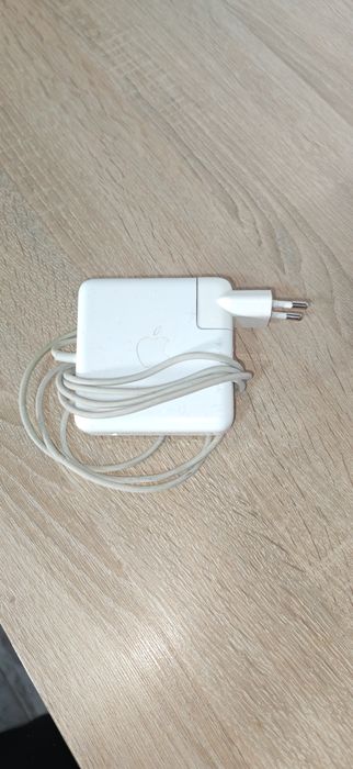 Incarcator original  MacBook