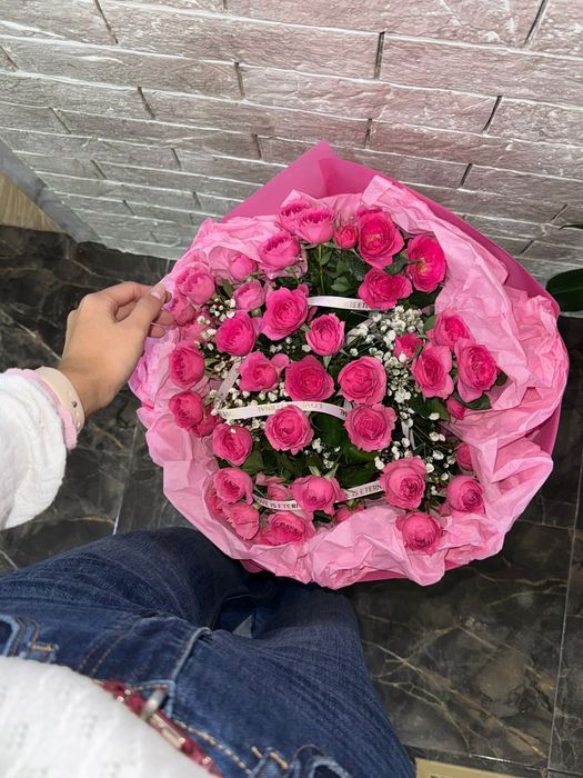 Букет кустовых роз