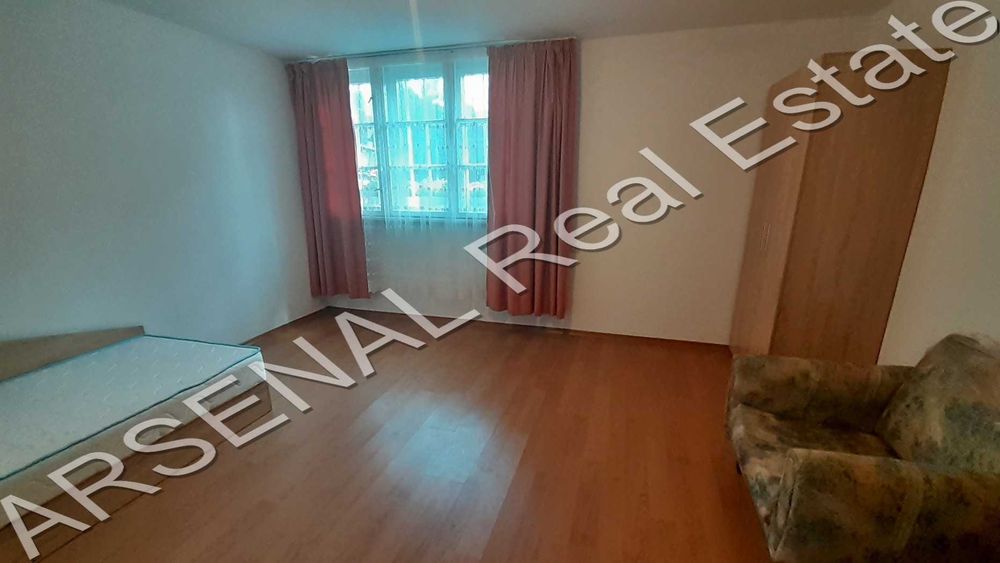 Дава се под наем Двустаен апартамент в София, Център - 55 кв.м за 448.8 € - Снимка #2