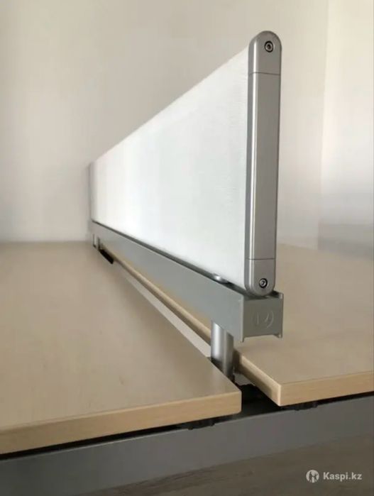 Офисные столы Herman Miller